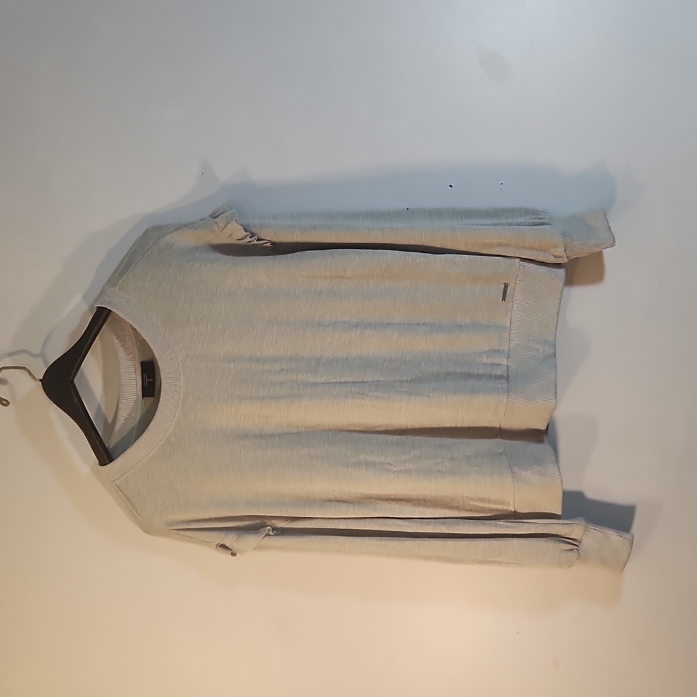 T Tahari long-sleeved sweater for women size L